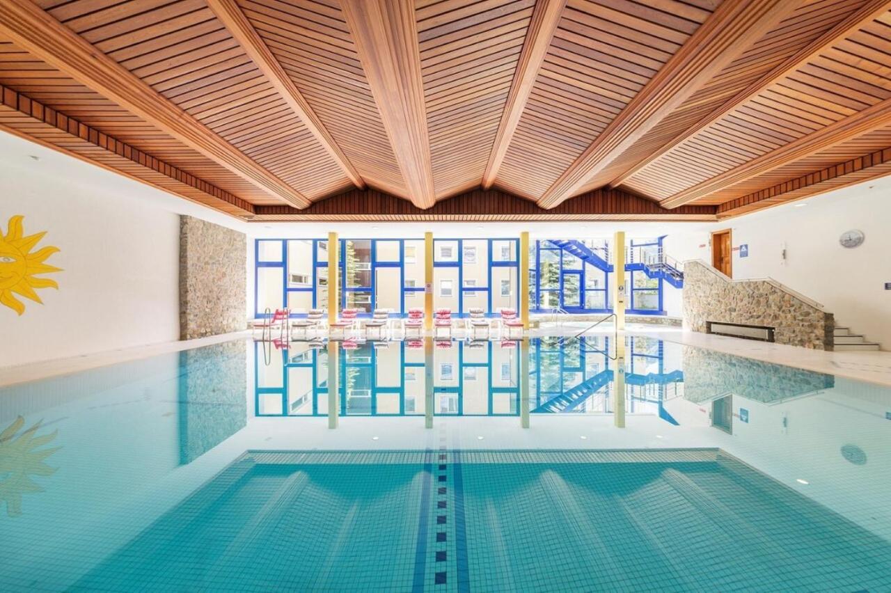 圣莫里茨42M2 Alpenschick Mit Balkon, Ausblick, Pool - E405公寓 外观 照片